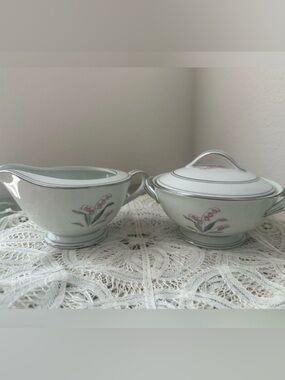 Noritake "Crest" Sugar Bowl with Lid and Creamer / Japan
